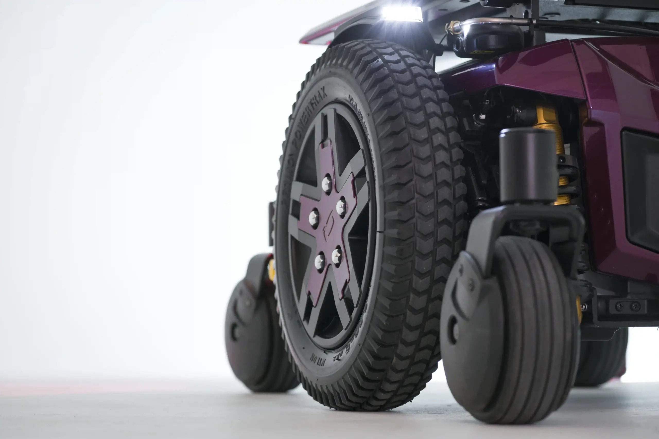 Closeup-Base-Cropped-5178_69391328e8781